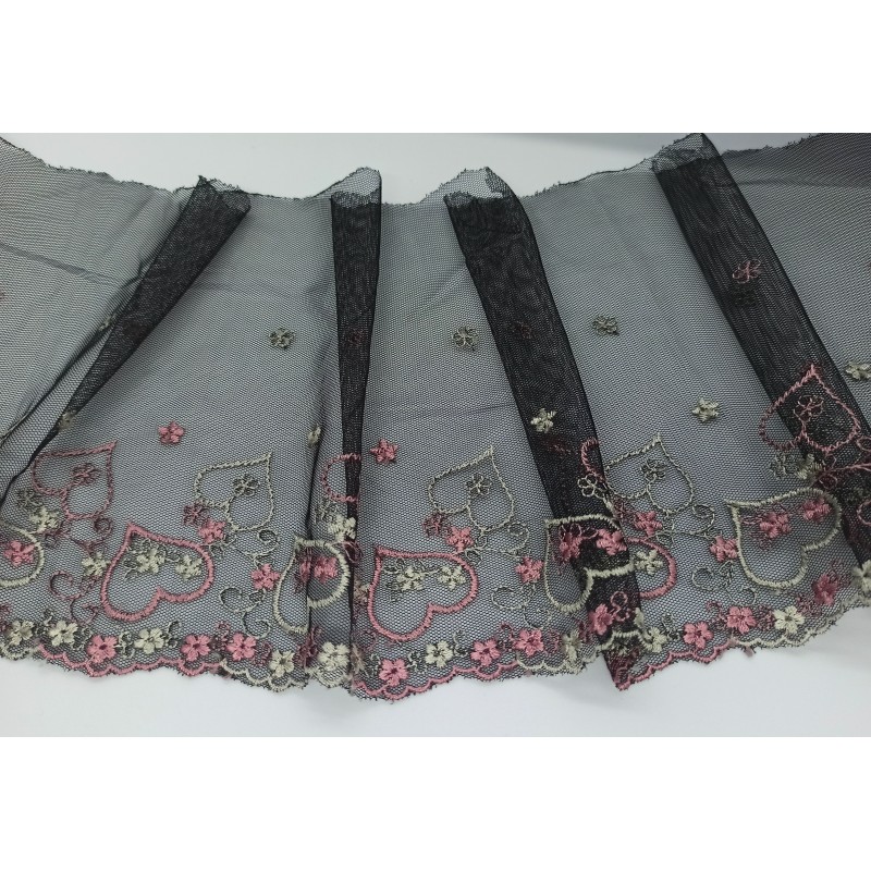 Вышивка на сетке розово-бежевые сердечки на черном 18см  (VN-002)